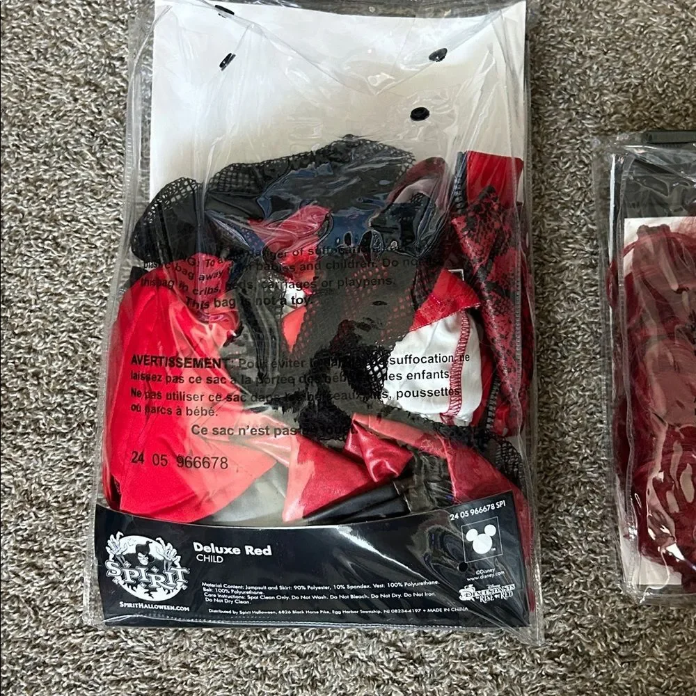 Disney Descendants Girl’s Deluxe Red Costume/Wig Spirit of Halloween Size 12/14